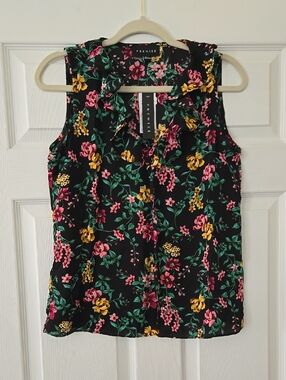 NWT Premise Black Floral Sleeveless Ruffle-Trim Camisole